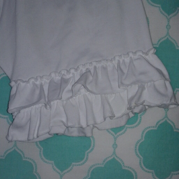 *SOLD* White Ruffle Shorts - Picture 2 of 3